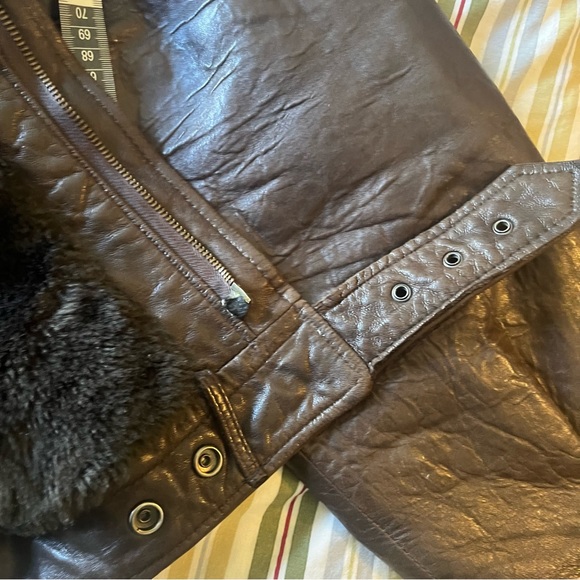 VINTAGE L’AVION FRENCH FLUFFY LEATHER JACKET WOLF DESIGN STITCHED ON BACK - Picture 8 of 9